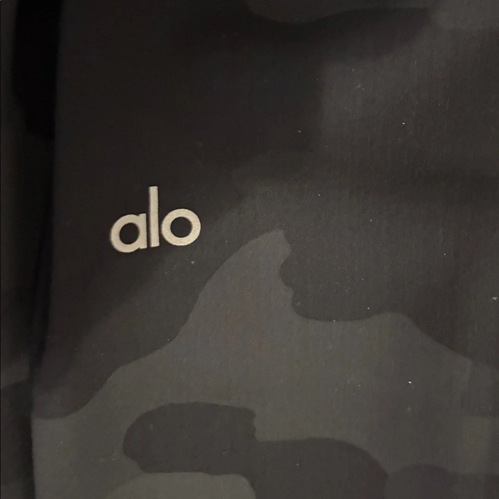 ALO Yoga Dark Camouflage Leggings - Picture 2 of 3
